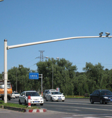 L型八（bā）角電警立杆