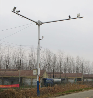 八角（jiǎo）電子警察杆