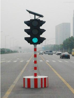 太陽（yáng）能移動信（xìn）號燈